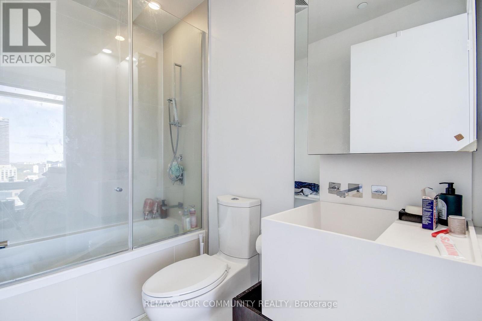 2504 - 1 Bloor Street E, Toronto, Ontario  M4W 0A8 - Photo 12 - C13417164