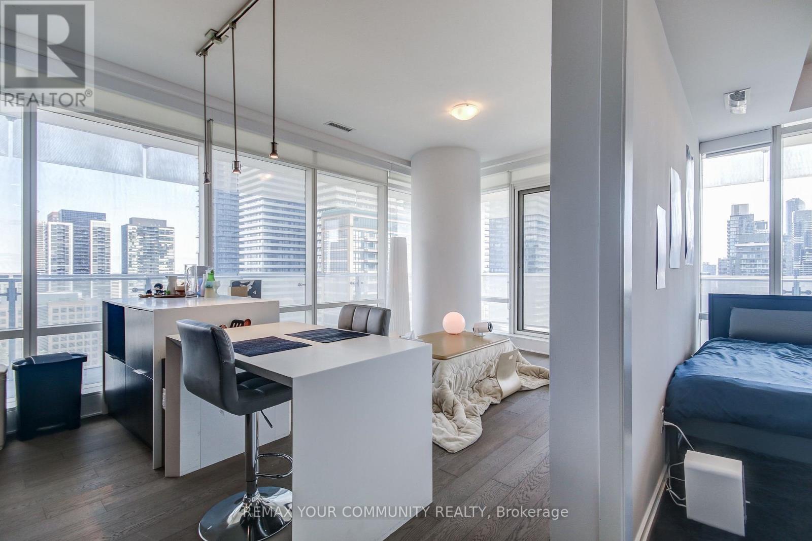 2504 - 1 Bloor Street E, Toronto, Ontario  M4W 0A8 - Photo 4 - C13417164