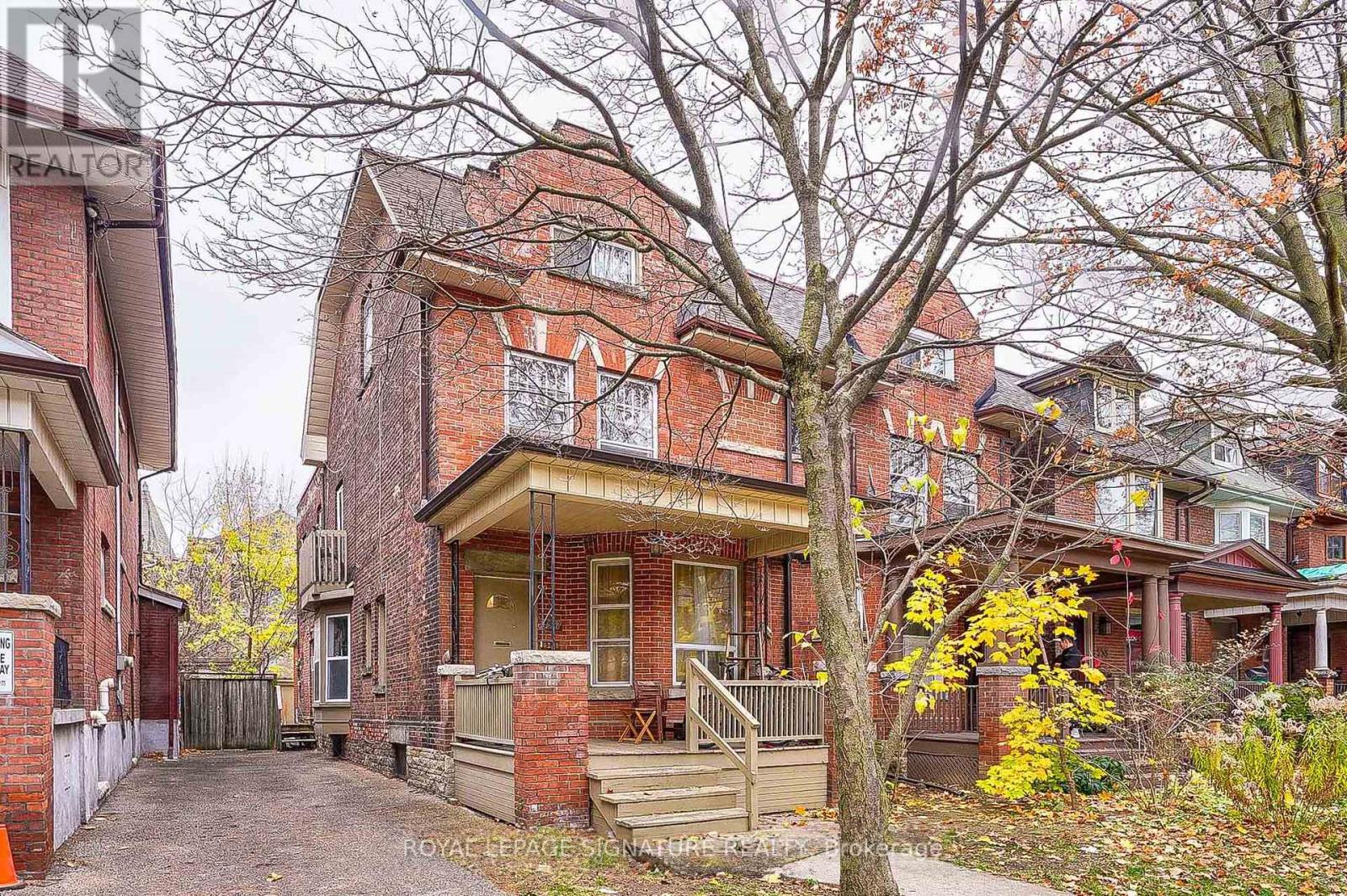 101 - 557 MARKHAM STREET, Toronto, Ontario