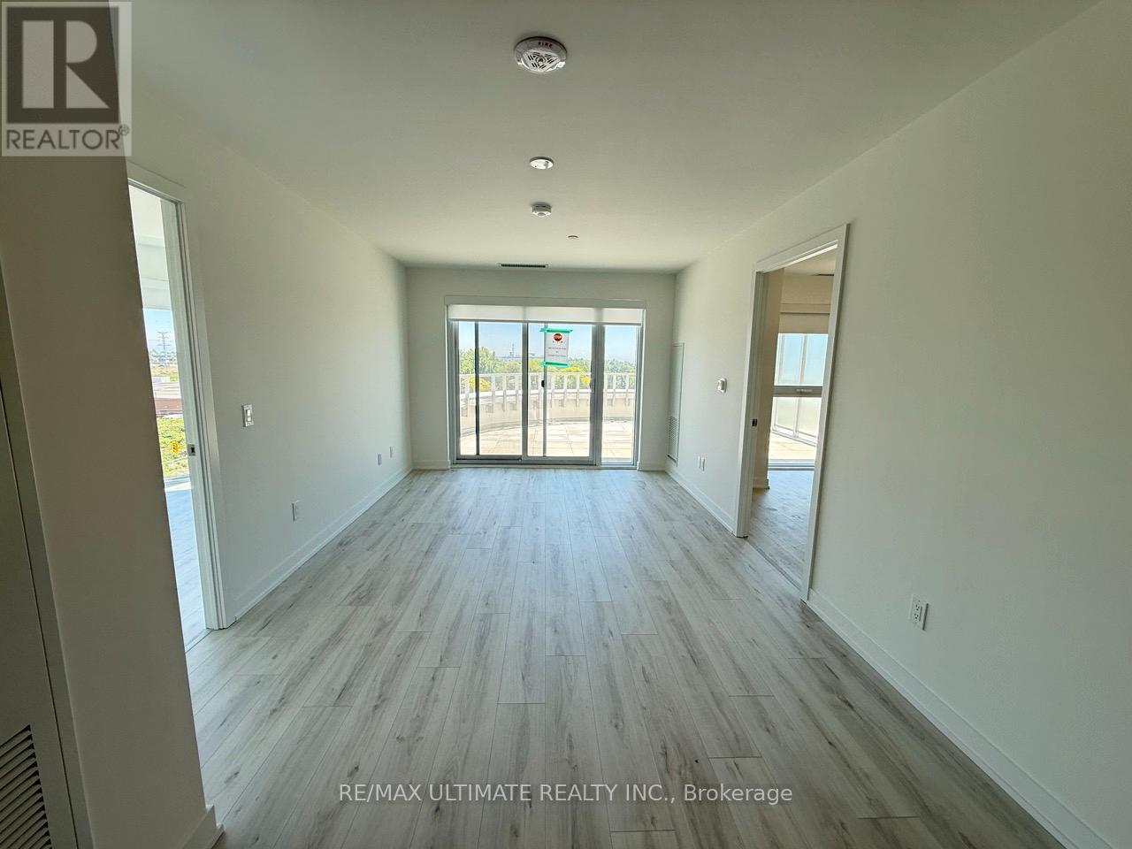 503 - 1010 Sandy Beach Road, Pickering, Ontario  L1W 0C7 - Photo 4 - E13417108