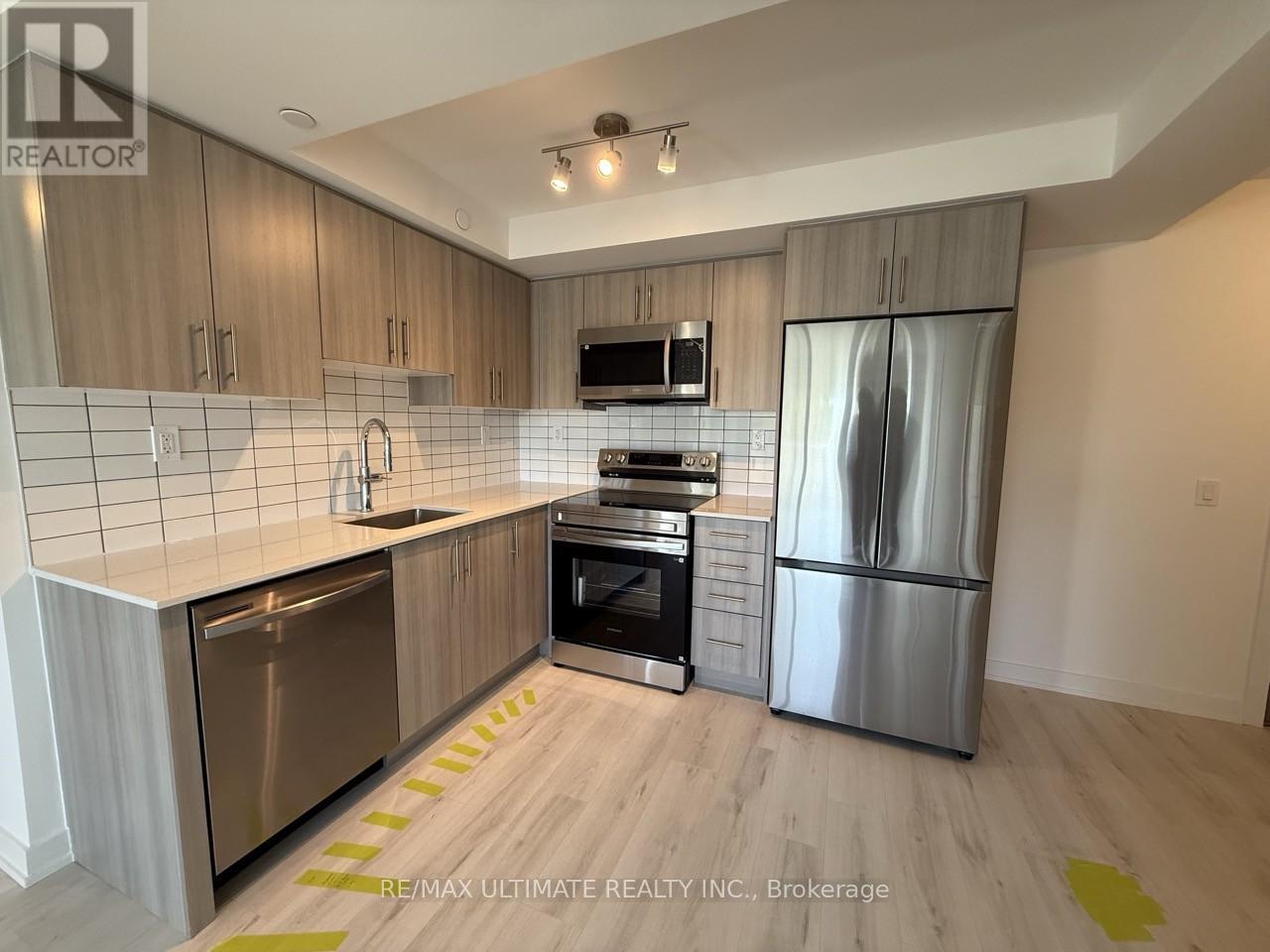 311 - 1010 Sandy Beach Road, Pickering, Ontario  L1W 0C7 - Photo 3 - E13417192