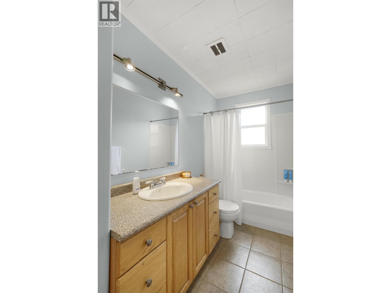 16 Capilano Street, Kitimat, British Columbia  V8C 1X8 - Photo 14 - R3133456