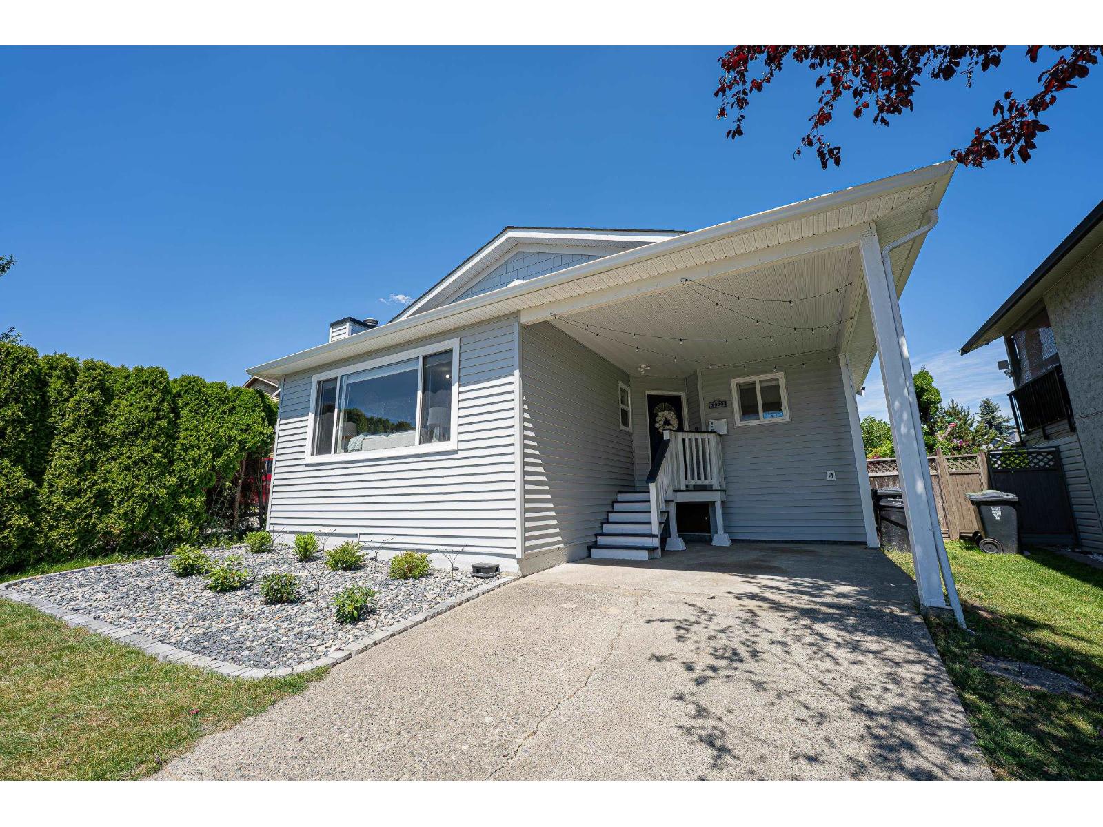 2329 Wakefield Drive, Langley, British Columbia  V2Y 1B1 - Photo 4 - R3133336