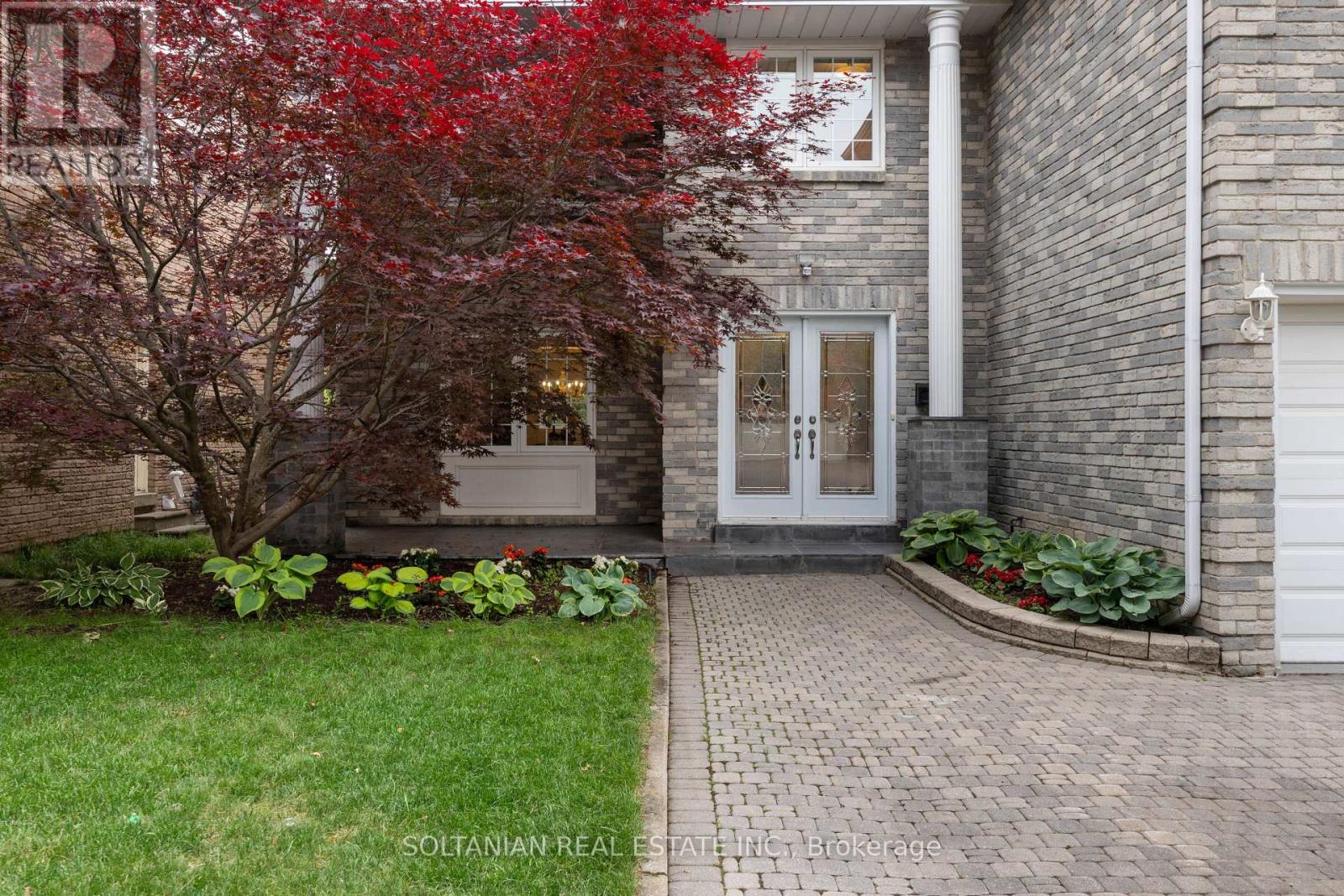 28 Dunvegan Drive, Richmond Hill, Ontario  L4C 6K1 - Photo 2 - N13417142