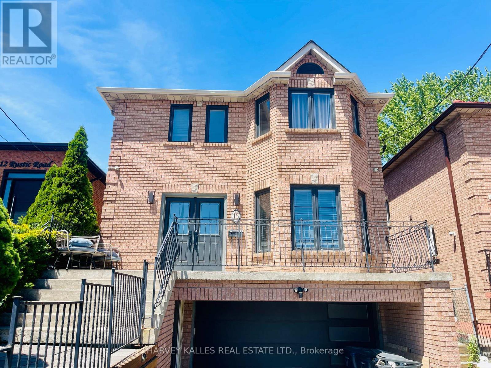 LOWER - 16 RUSTIC ROAD, Toronto, Ontario