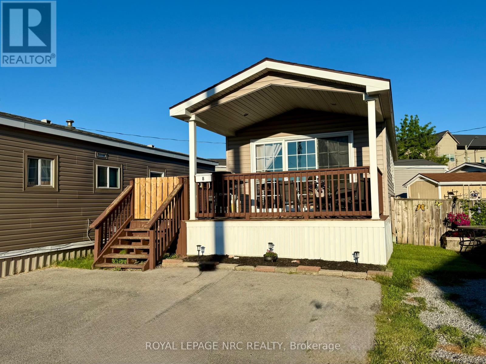 8 - 241 ST. PAUL STREET, St. Catharines, Ontario