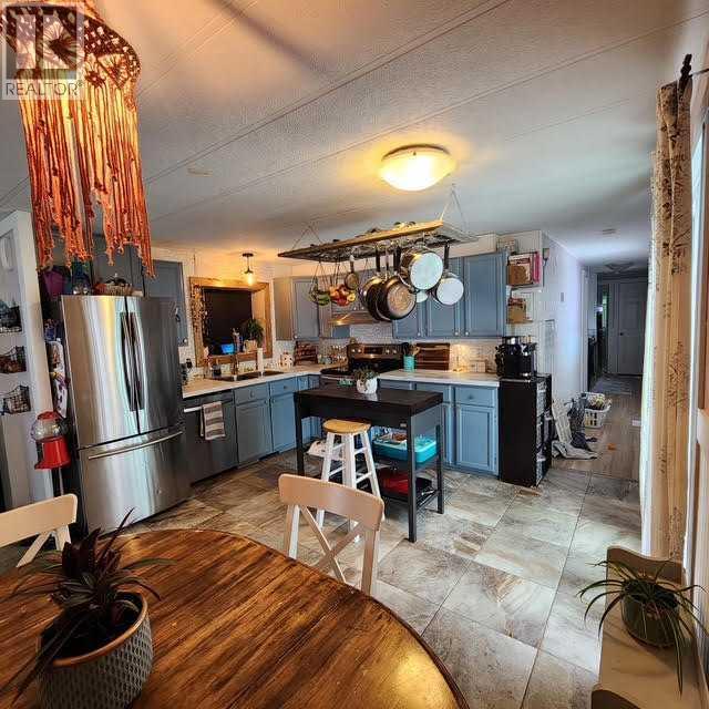 28, 726 Carmichael Lane, Hinton, Alberta  T7V 1T1 - Photo 6 - A2318612