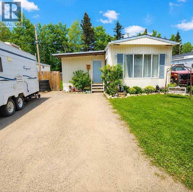 28, 726 Carmichael Lane, Hinton, Alberta  T7V 1T1 - Photo 1 - A2318612