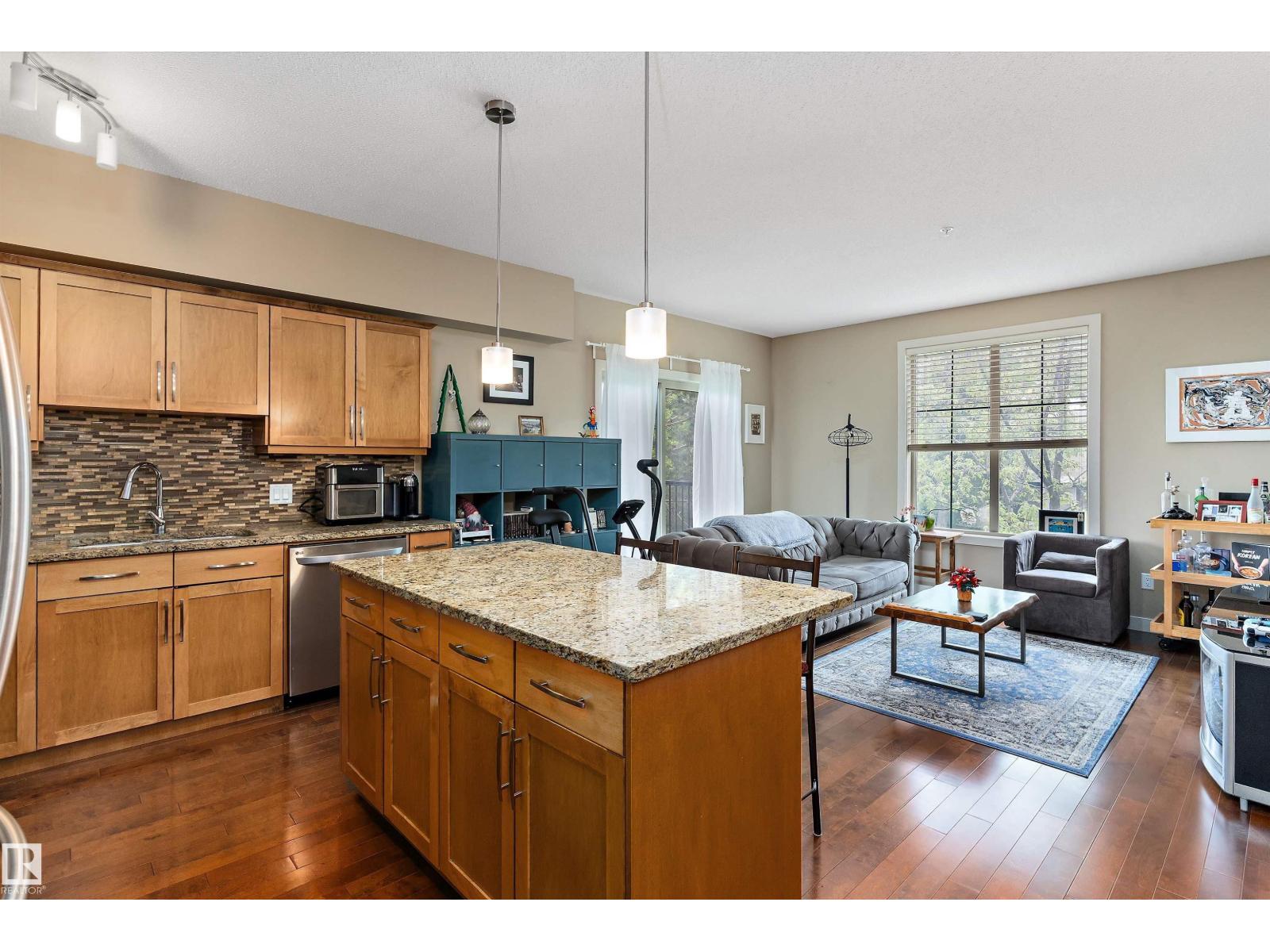 #208 10520 56 AV NW NW, Edmonton, Alberta