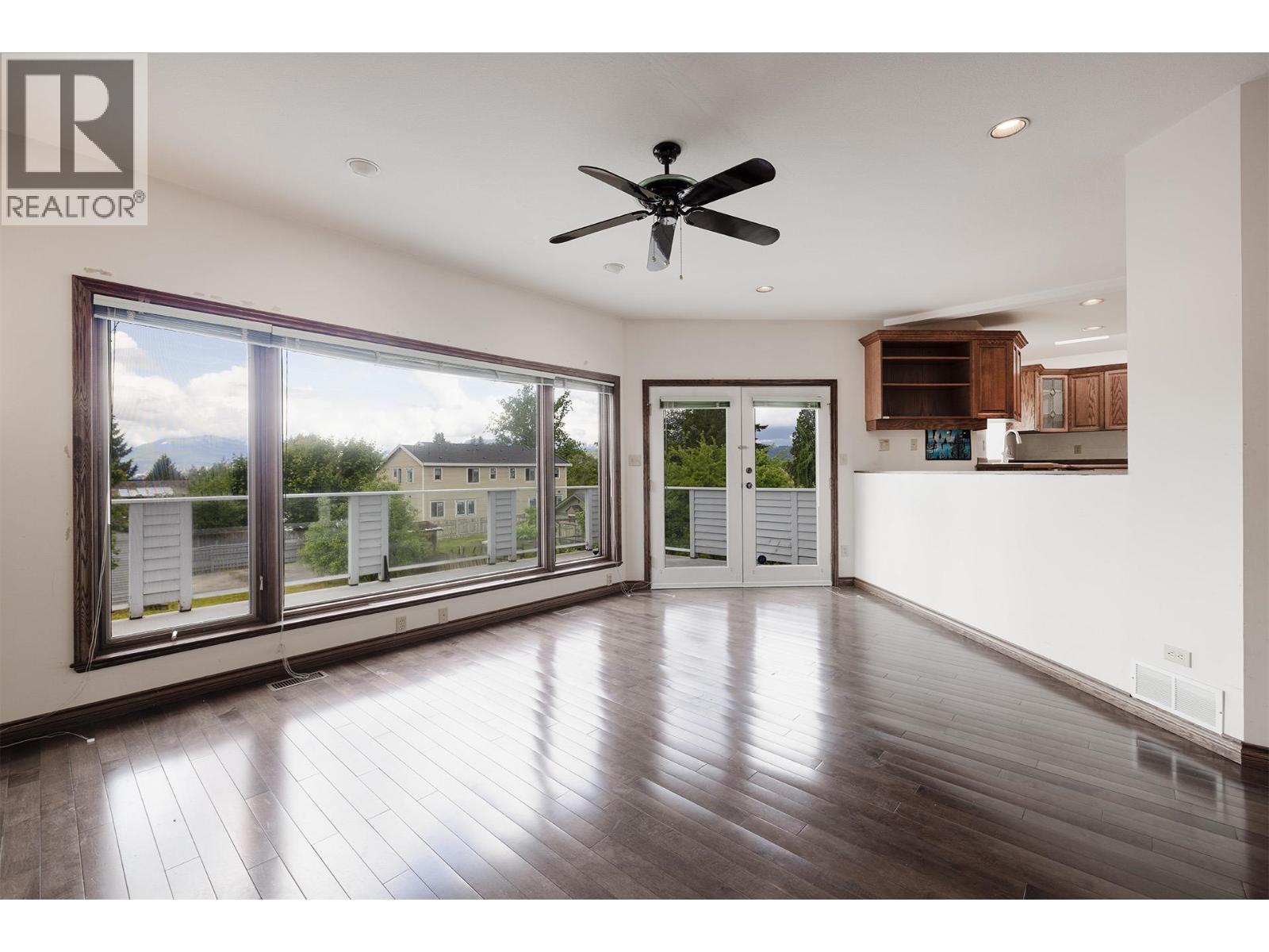 7943 Rosewood Street, Burnaby, British Columbia  V5E 2H4 - Photo 6 - R3133563