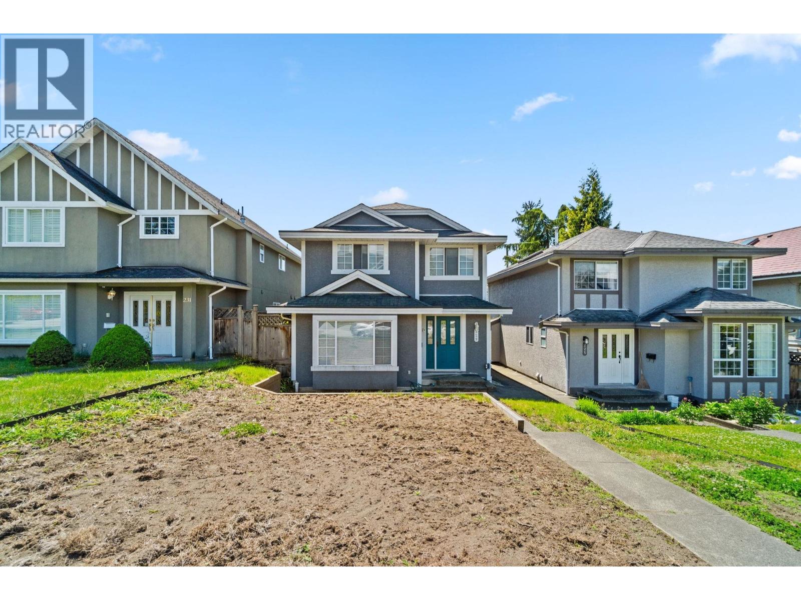 229 E 20TH STREET, North Vancouver, British Columbia