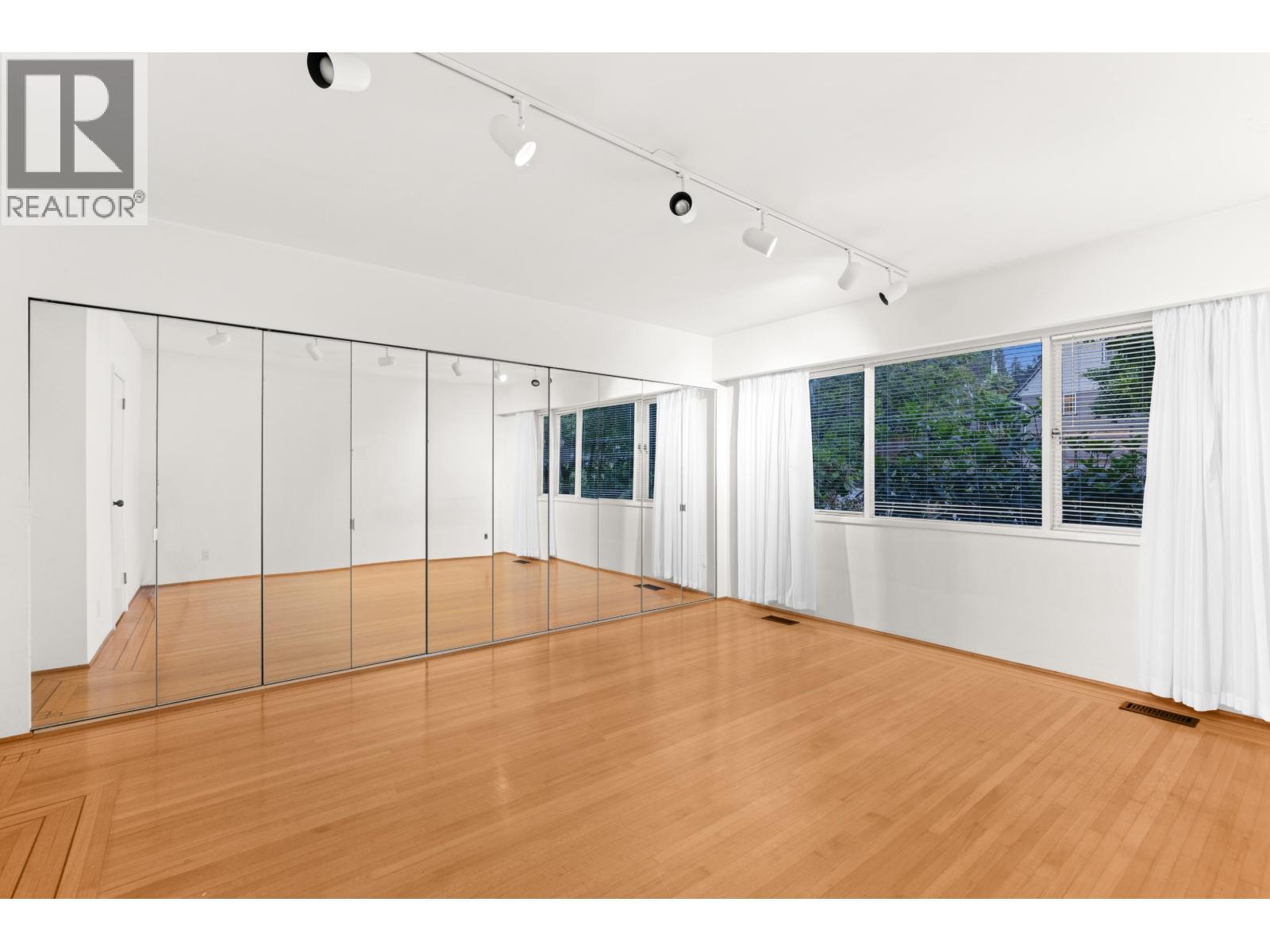 6297 Mackenzie Street, Vancouver, British Columbia  V6N 1H4 - Photo 13 - R3133598