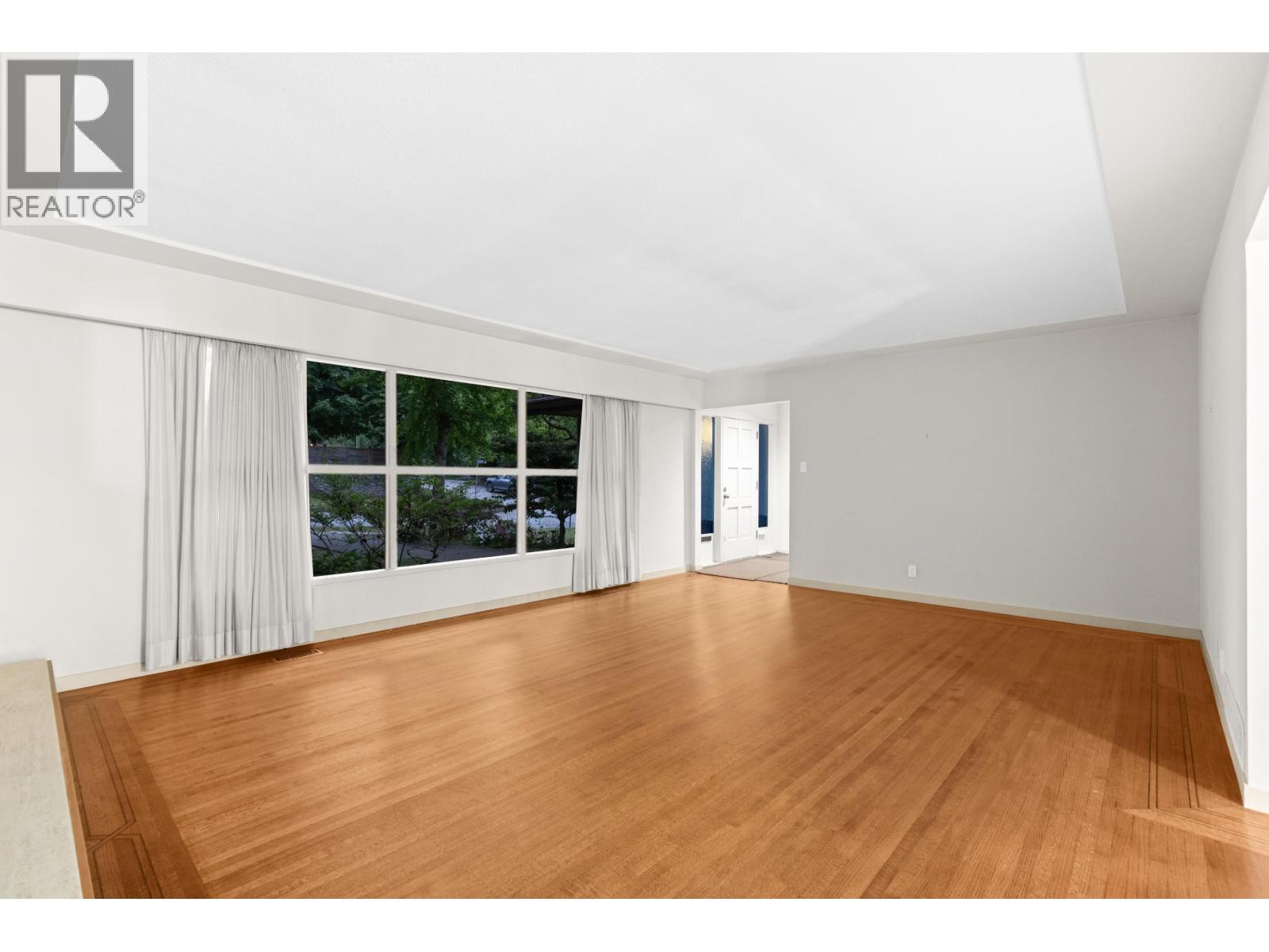 6297 Mackenzie Street, Vancouver, British Columbia  V6N 1H4 - Photo 4 - R3133598