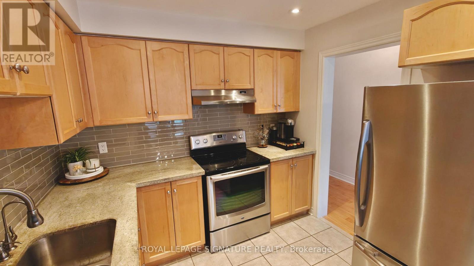 14 Ostick Street, Aurora, Ontario  L4G 7G2 - Photo 3 - N13417314