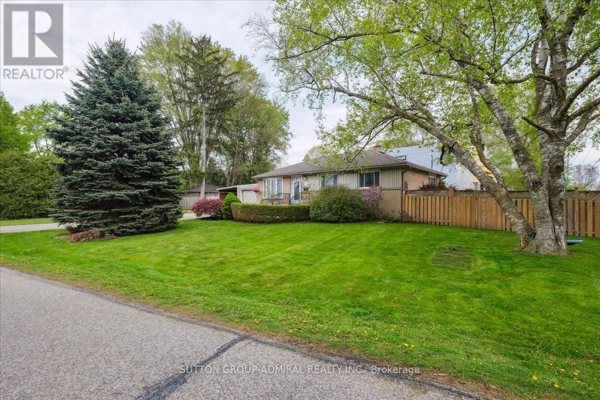 1864 HINDHEAD ROAD, Mississauga, Ontario