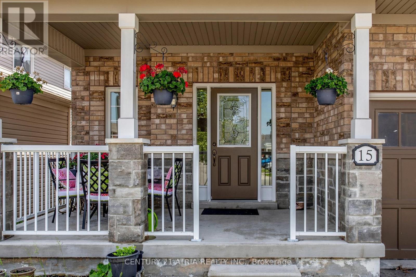 15 Paulgrave Avenue, Georgina, Ontario  L4P 0C3 - Photo 2 - N13417328
