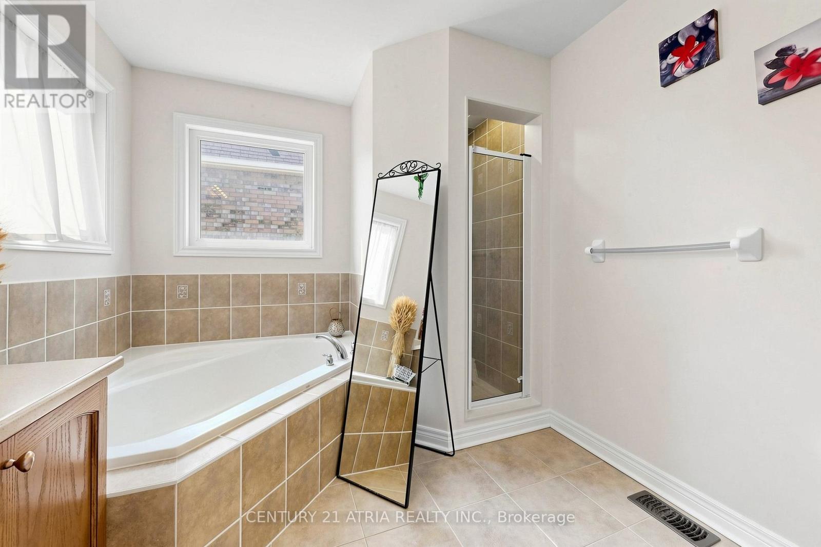 15 Paulgrave Avenue, Georgina, Ontario  L4P 0C3 - Photo 19 - N13417328
