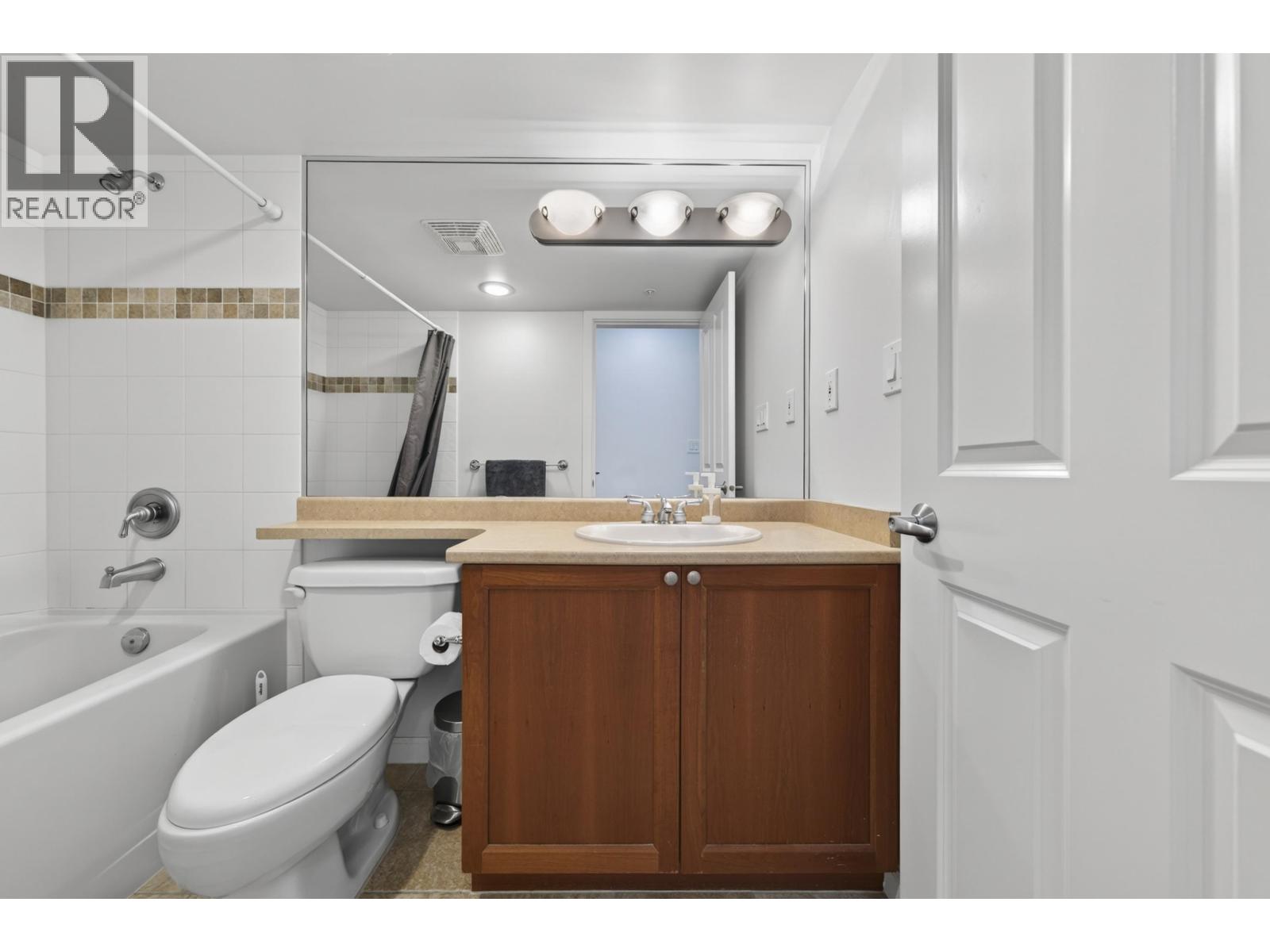 906 235 Guildford Way, Port Moody, British Columbia  V3H 5L8 - Photo 14 - R3113250