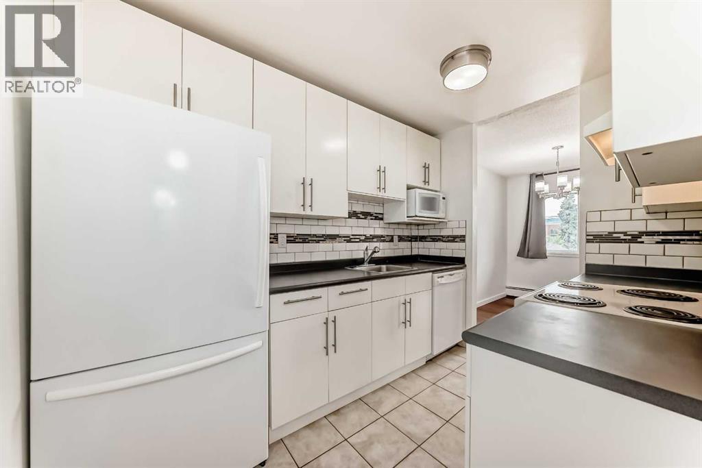 305, 10838 108 Street Nw, Edmonton, Alberta  T5H 3A6 - Photo 6 - A2318648