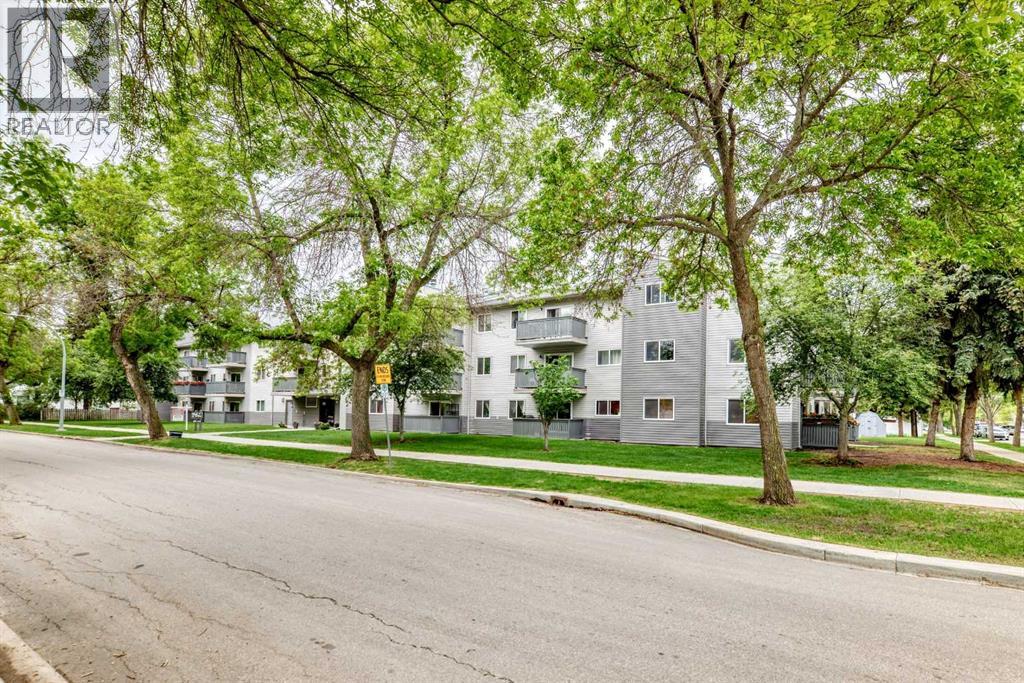 305, 10838 108 Street Nw, Edmonton, Alberta  T5H 3A6 - Photo 2 - A2318648
