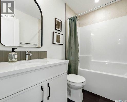 1056 West Park Boulevard, Moose Jaw, Saskatchewan  S6J 0E6 - Photo 28 - SK038535