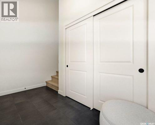 1056 West Park Boulevard, Moose Jaw, Saskatchewan  S6J 0E6 - Photo 3 - SK038535