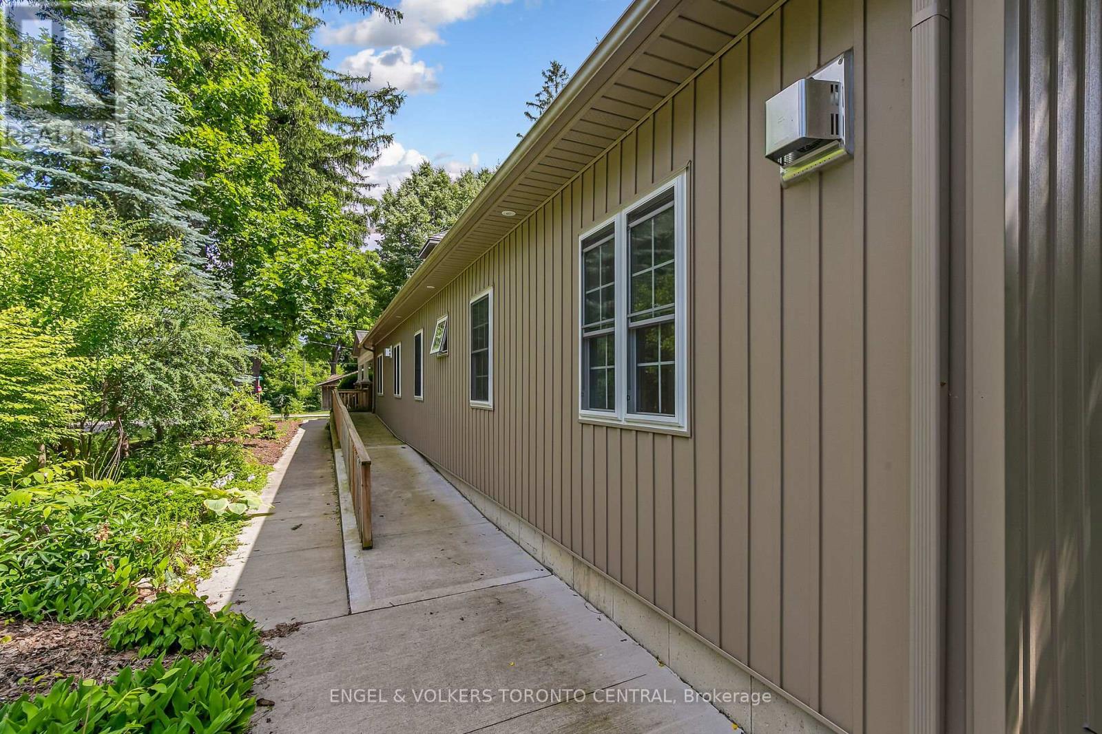Suite 1 - 125 Richardson Street, Guelph/eramosa, Ontario  N0B 2K0 - Photo 46 - X13417306