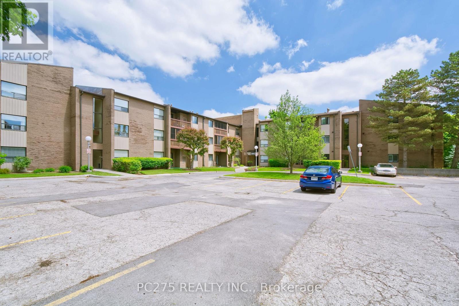 216 - 300 EVERGLADE CRESCENT, London North, Ontario