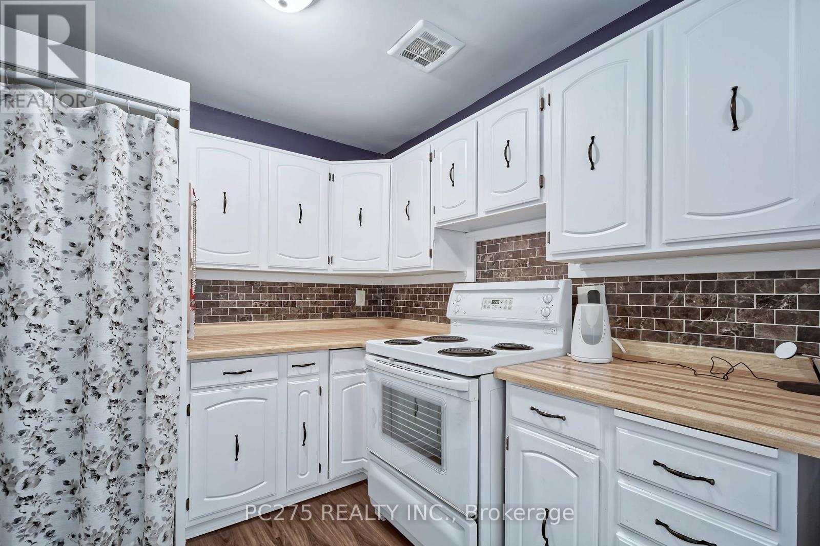 216 - 300 Everglade Crescent, London North, Ontario N6H 4P8 - Photo 13 - X13417422