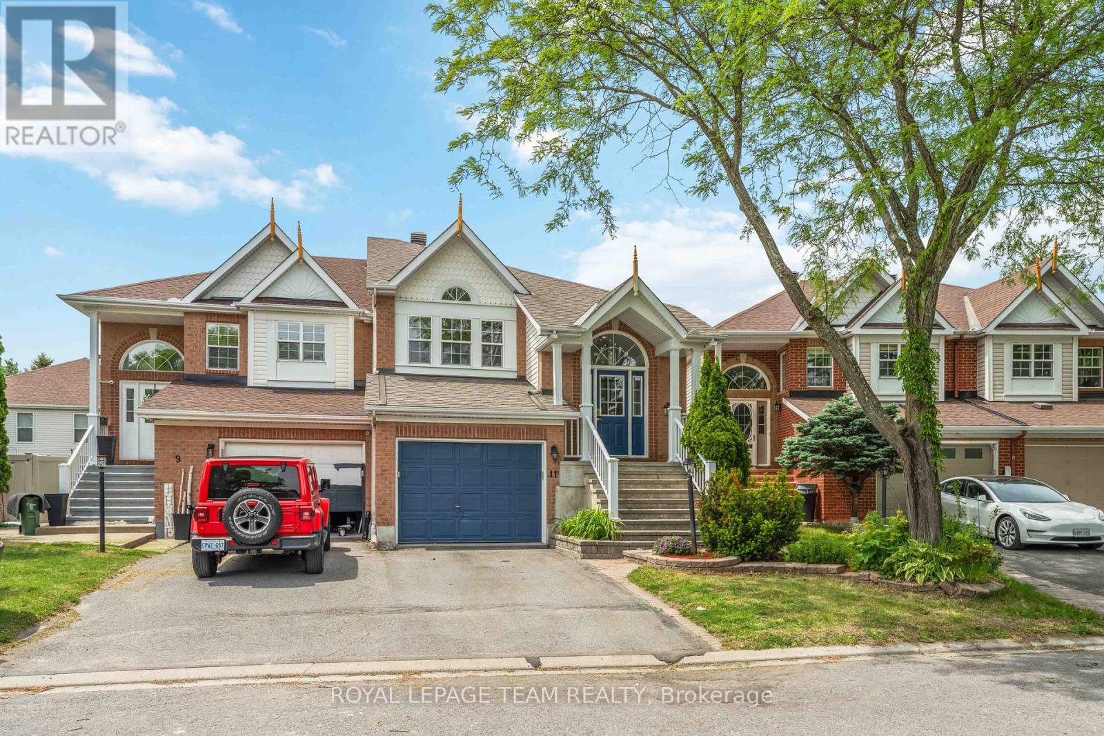 11 SAFFRON COURT, Ottawa, Ontario