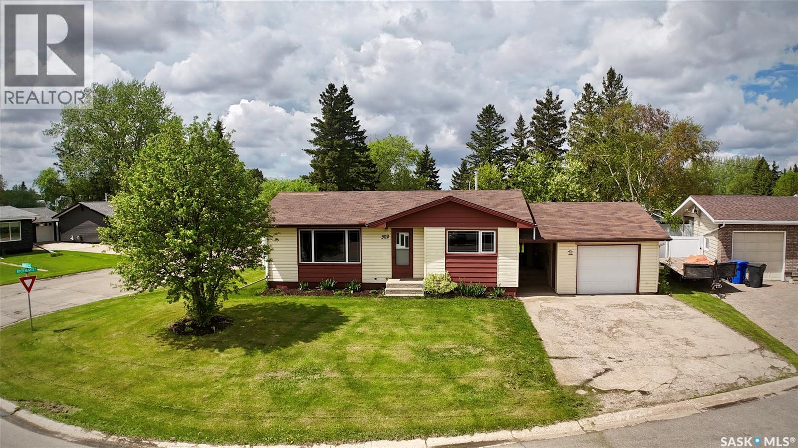 302 Maple Bay, Langenburg, Saskatchewan  S0A 2A0 - Photo 1 - SK038682