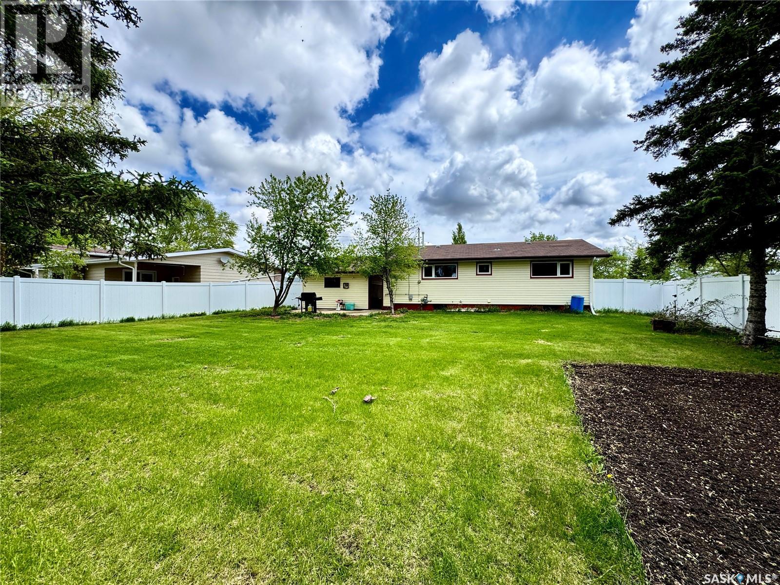 302 Maple Bay, Langenburg, Saskatchewan  S0A 2A0 - Photo 29 - SK038682