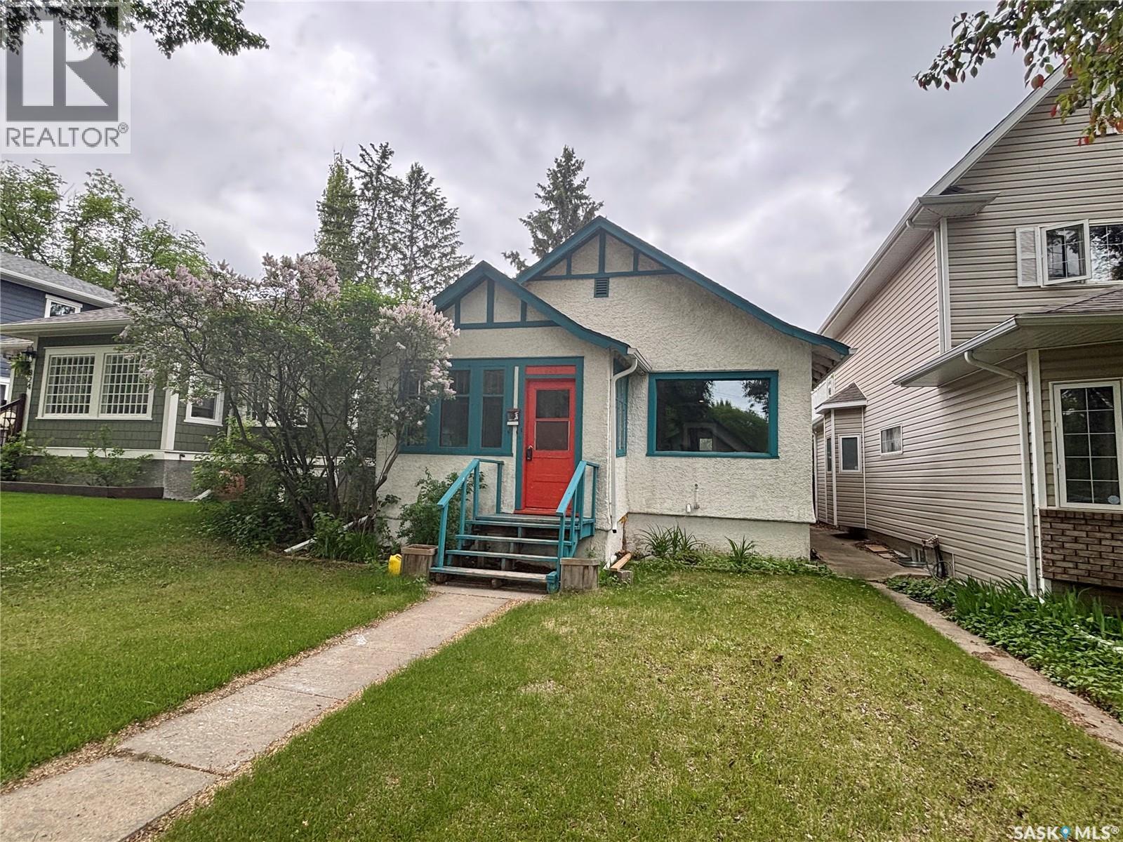 822 10th Street E, Saskatoon, Saskatchewan  S7H 0H3 - Photo 1 - SK038596