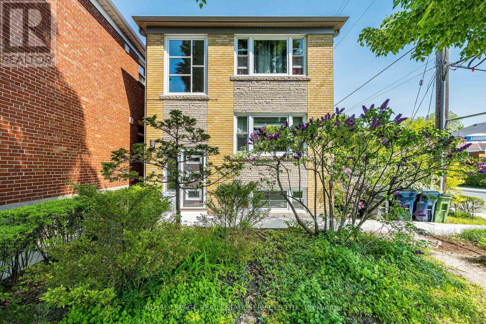 # 1 - 40 EMERALD CRESCENT, Toronto, Ontario