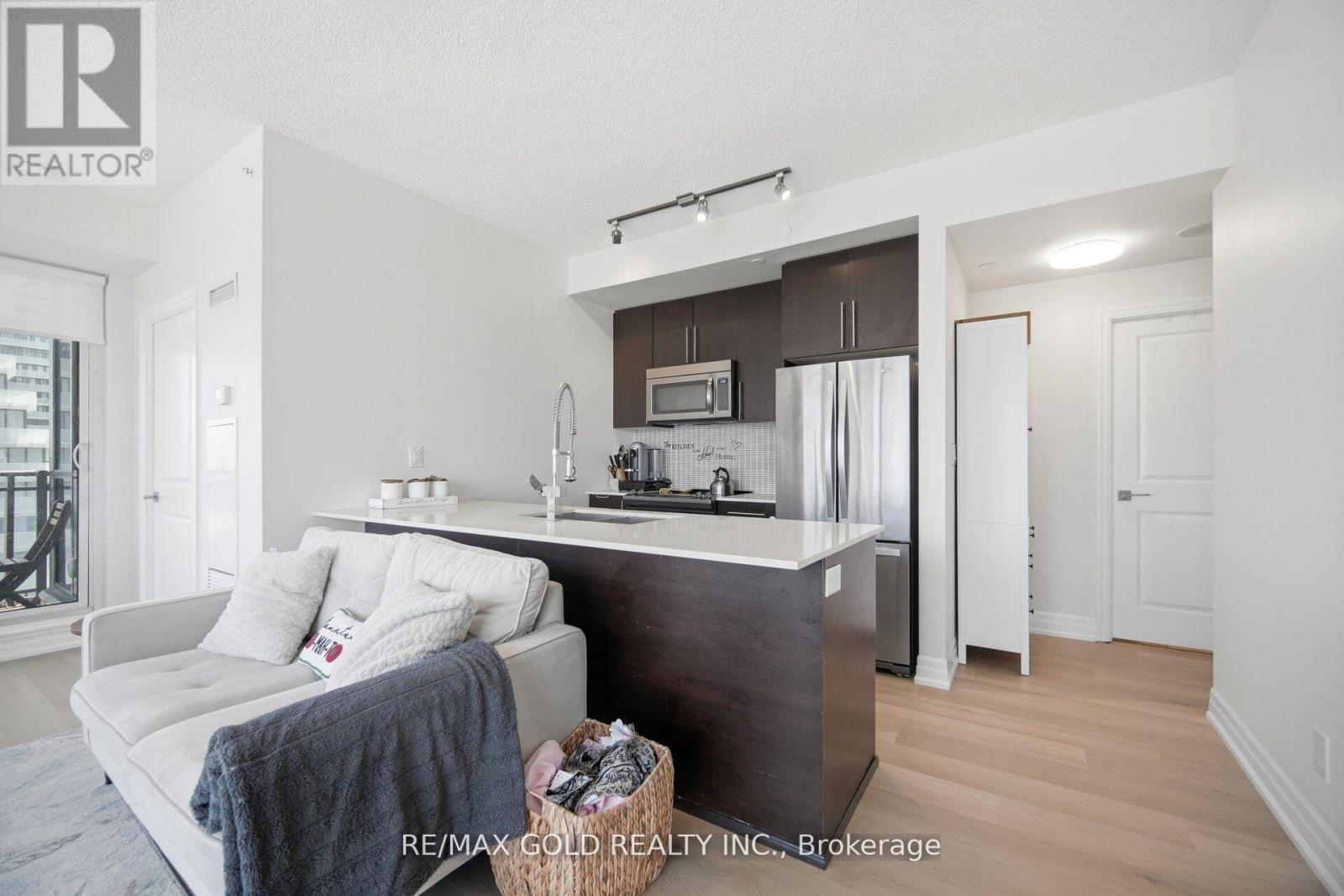 1807 - 4011 Brickstone Mews, Mississauga, Ontario  L5B 0J7 - Photo 5 - W13417440