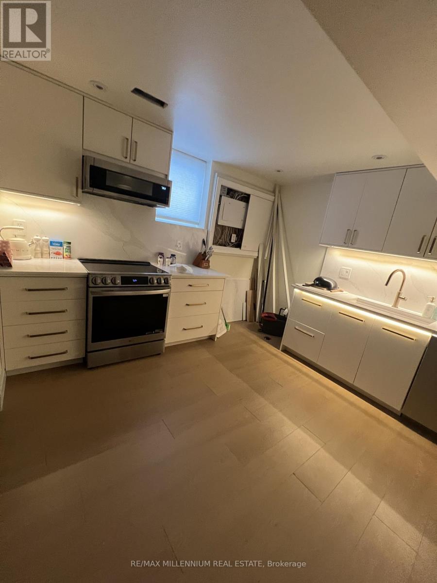 5988 Sidmouth Street, Mississauga, Ontario  L5V 2Z5 - Photo 19 - W13417448