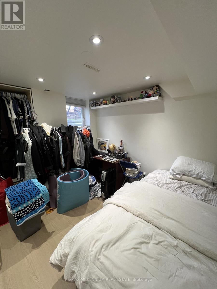 5988 Sidmouth Street, Mississauga, Ontario  L5V 2Z5 - Photo 23 - W13417448