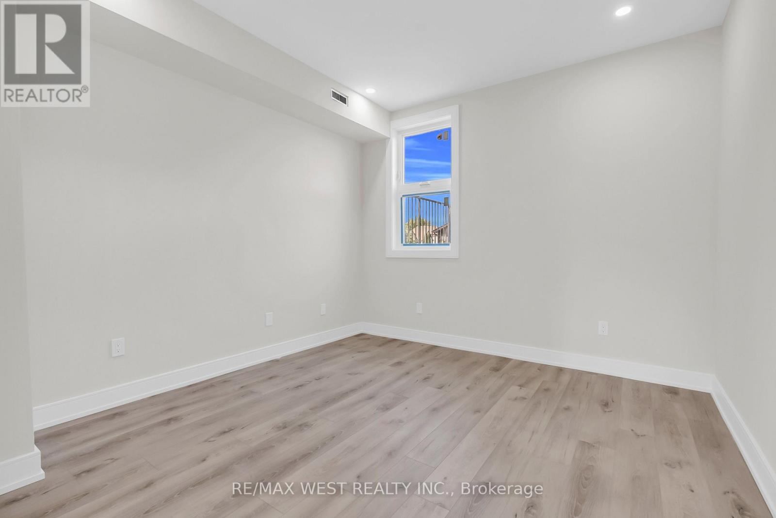 1 - 36 Park Road S, Oshawa, Ontario  L1J 4G8 - Photo 6 - E13415588