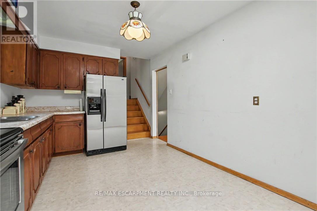 78 Christopher Drive, Hamilton, Ontario  L9B 1G8 - Photo 10 - X13417458