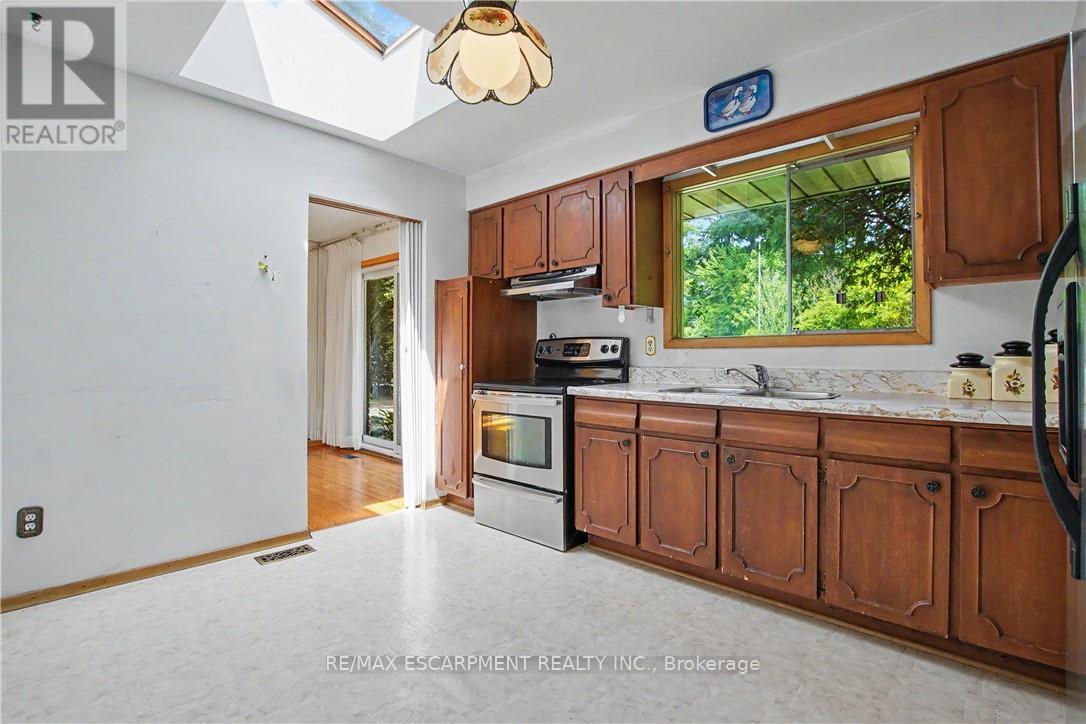 78 Christopher Drive, Hamilton, Ontario  L9B 1G8 - Photo 12 - X13417458