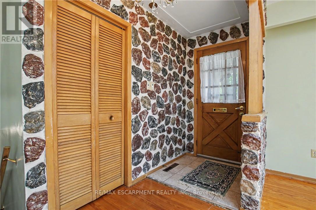 78 Christopher Drive, Hamilton, Ontario  L9B 1G8 - Photo 4 - X13417458