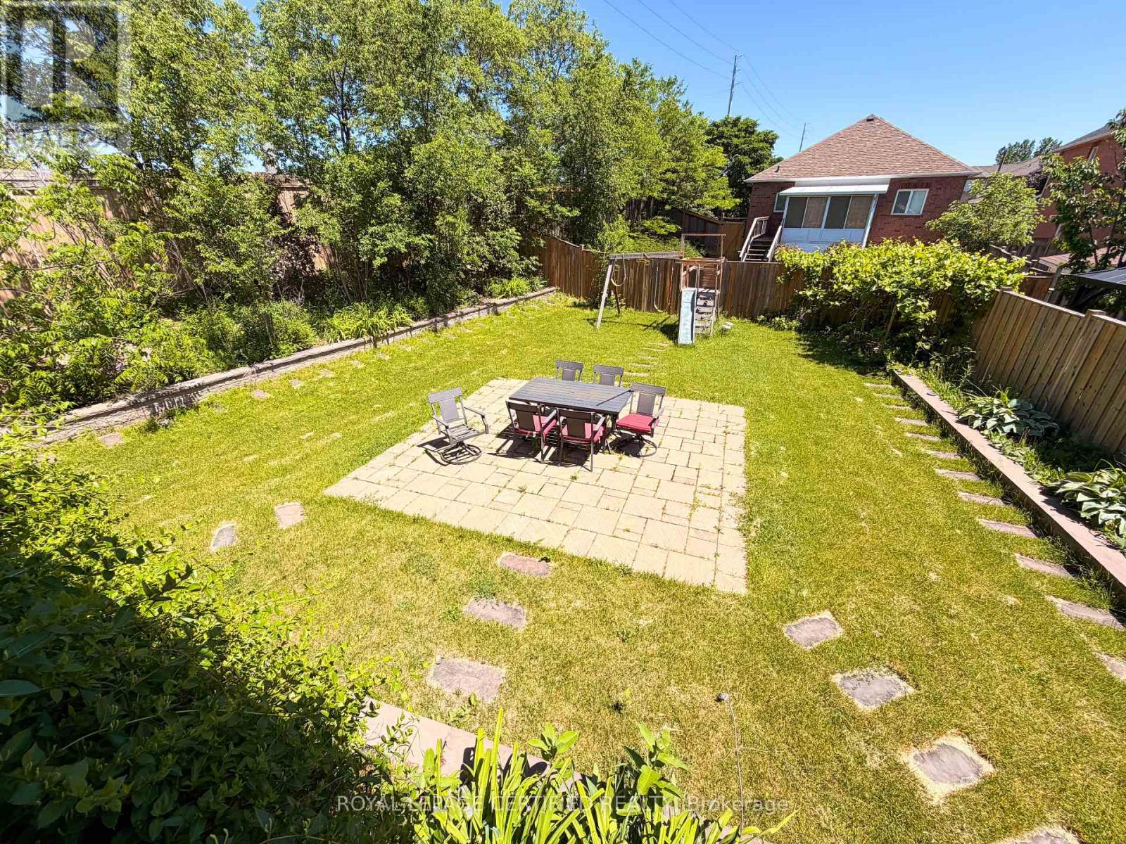 7349 Zinnia Place, Mississauga, Ontario  L5W 1K6 - Photo 31 - W13416110