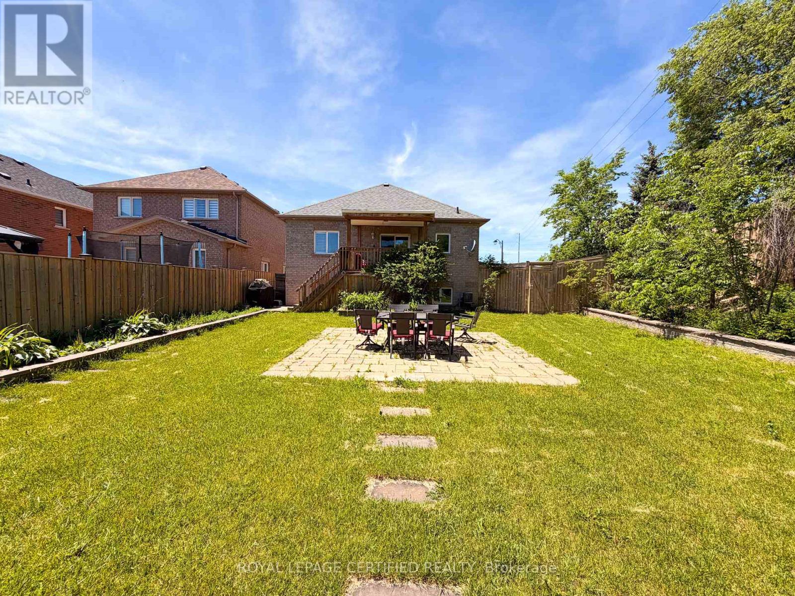 7349 Zinnia Place, Mississauga, Ontario  L5W 1K6 - Photo 33 - W13416110