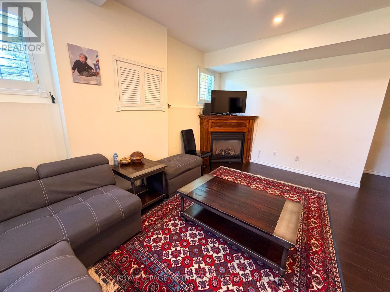 7349 Zinnia Place, Mississauga, Ontario  L5W 1K6 - Photo 13 - W13416110