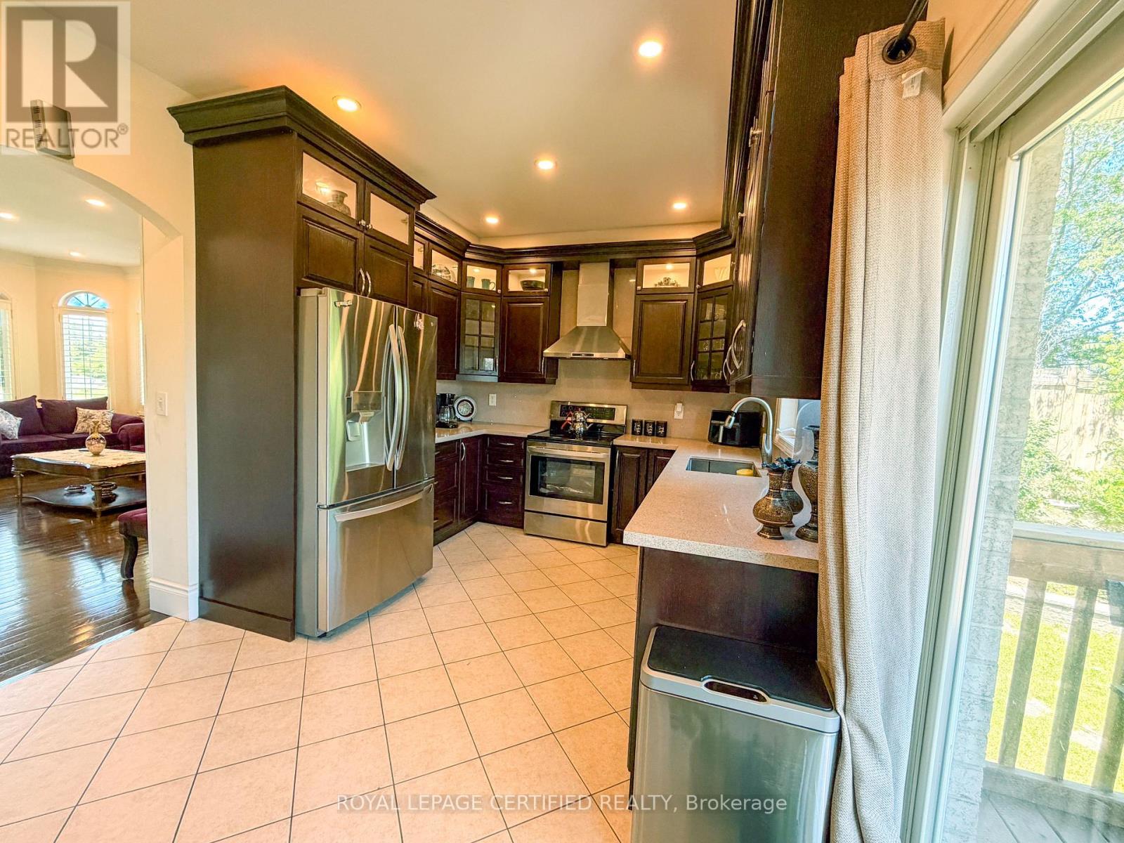 7349 Zinnia Place, Mississauga, Ontario  L5W 1K6 - Photo 11 - W13416110