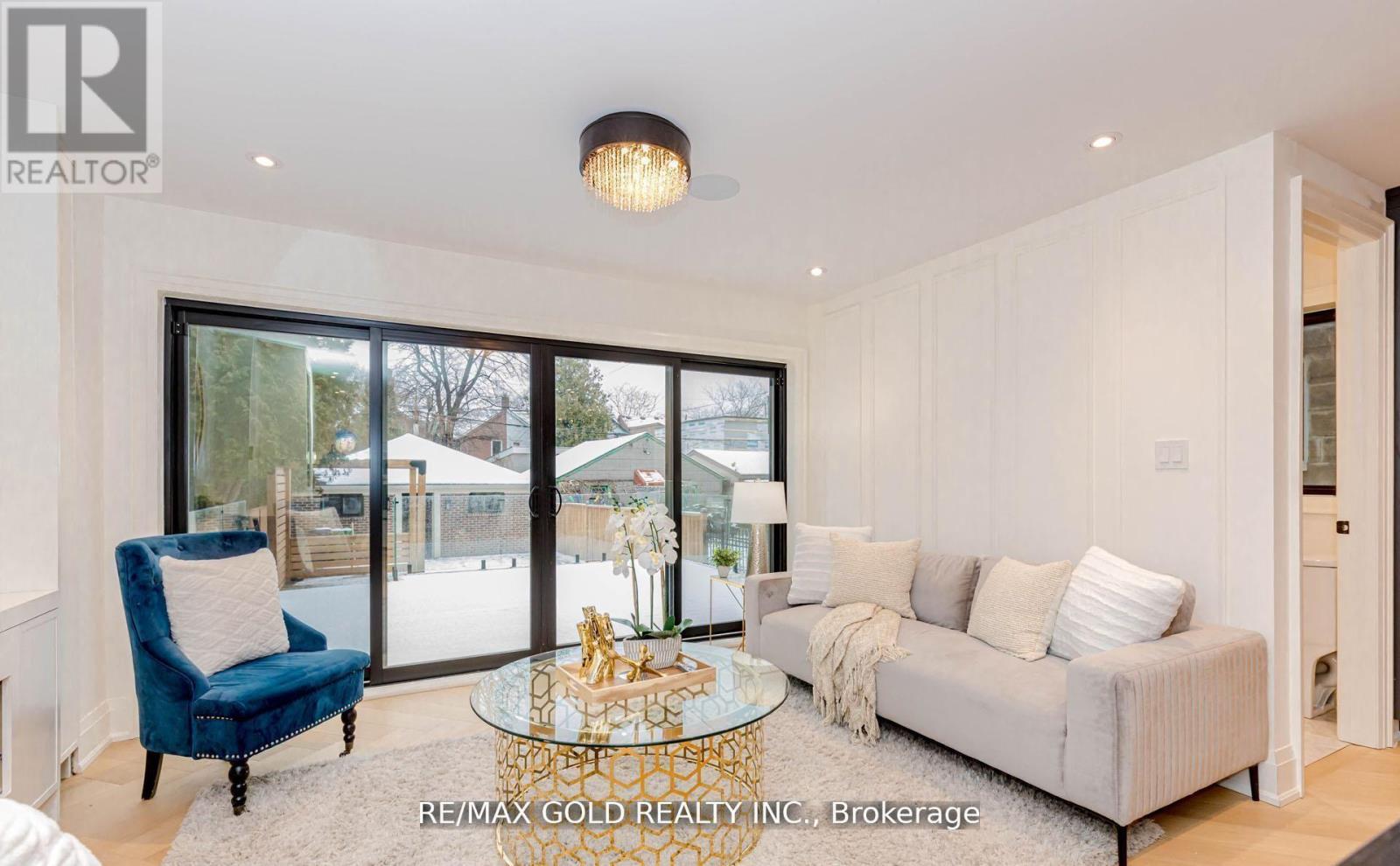 786 Euclid Avenue, Toronto, Ontario  M6G 2V4 - Photo 14 - C13417502