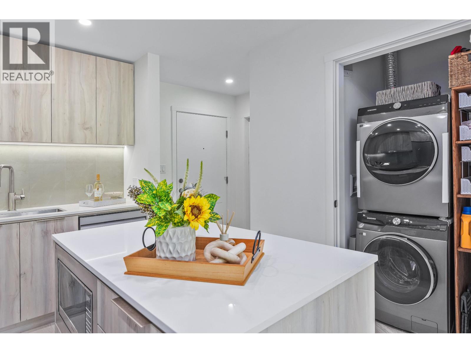 203 3596 Malsum Drive, North Vancouver, British Columbia  V7G 0B5 - Photo 6 - R3133674