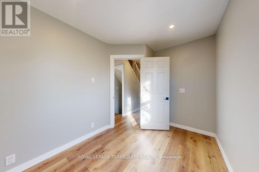 77 Glenburn Avenue, Toronto, Ontario  M4B 2X7 - Photo 12 - E13417524