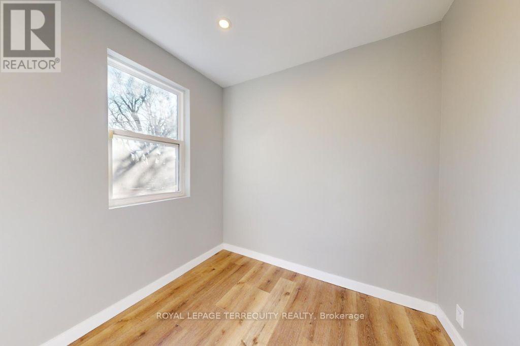 77 Glenburn Avenue, Toronto, Ontario  M4B 2X7 - Photo 13 - E13417524