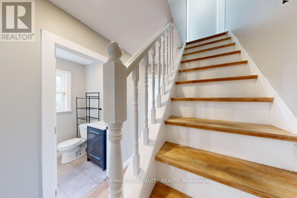 77 Glenburn Avenue, Toronto, Ontario  M4B 2X7 - Photo 15 - E13417524